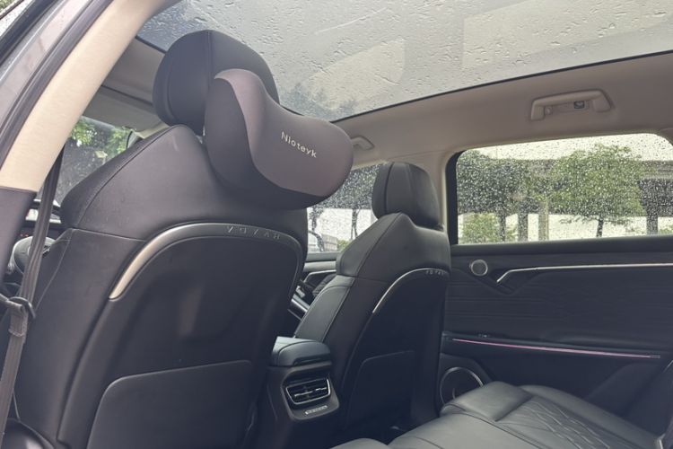 Used VOYAH FREE 2021 Four-Wheel Drive Standard Range-Extended Exclusive Luxury Package Headliner