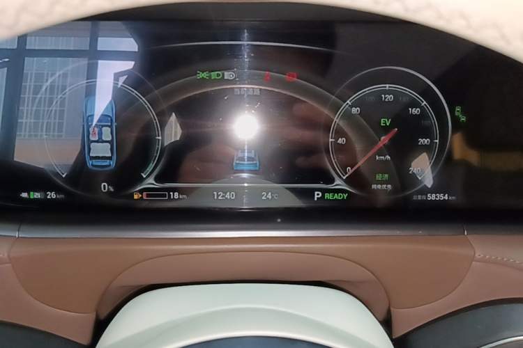 Used VOYAH FREE 2021 Four-Wheel Drive Standard Range-Extended Exclusive Luxury Package Instrument Cluster