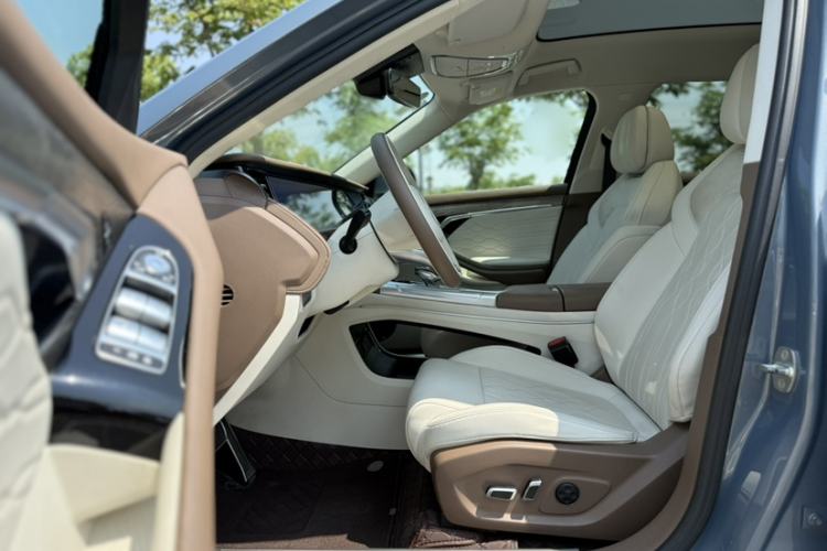 Used VOYAH FREE 2021 Four-Wheel Drive Standard Range-Extended Exclusive Luxury Package Interior 10