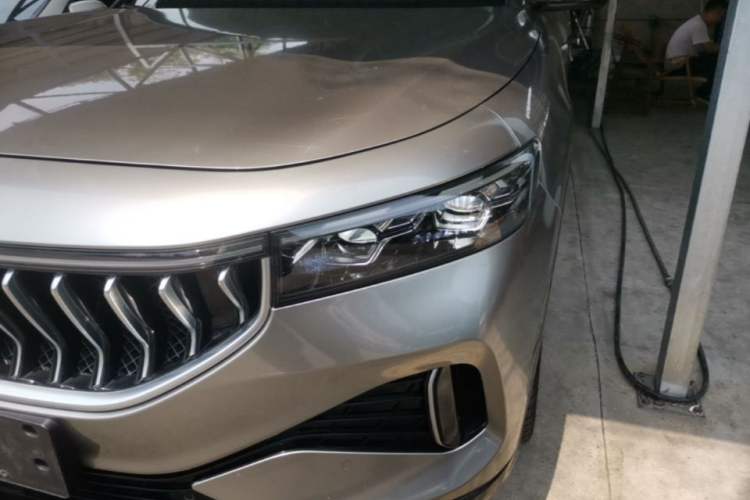 Used VOYAH FREE 2021 Four-Wheel Drive Standard Range-Extended Version Left Front Headlight