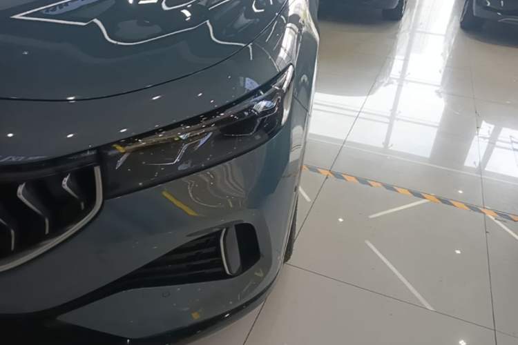 Used VOYAH FREE 2021 Four-Wheel Drive Standard Range-Extended Exclusive Luxury Package Left Front Headlight