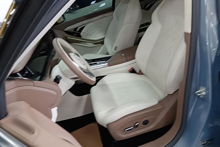 Used VOYAH FREE 2021 Four-Wheel Drive Standard Range-Extended Exclusive Luxury Package Left Front Seat