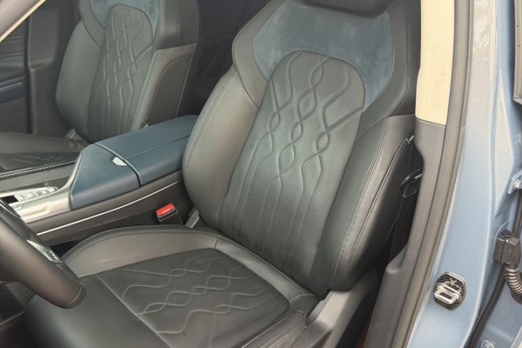 Used VOYAH FREE 2021 Four-Wheel Drive Standard Range-Extended Exclusive Luxury Package Left Front Seat
