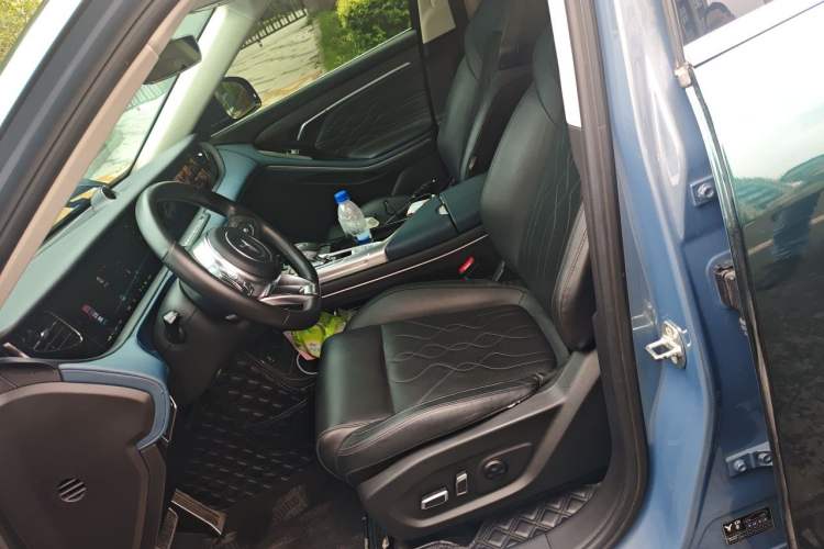 Used VOYAH FREE 2021 Four-Wheel Drive Standard Range-Extended Exclusive Luxury Package Left Front Seat