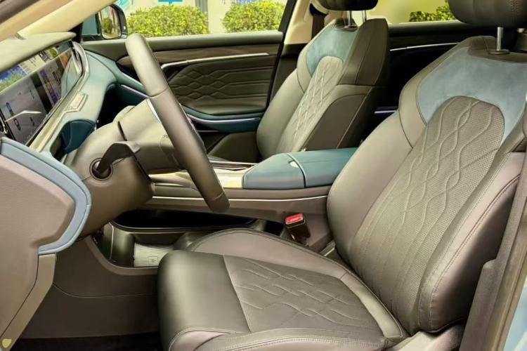 Used VOYAH FREE 2021 Four-Wheel Drive Standard Range-Extended Exclusive Luxury Package Left Front Seat