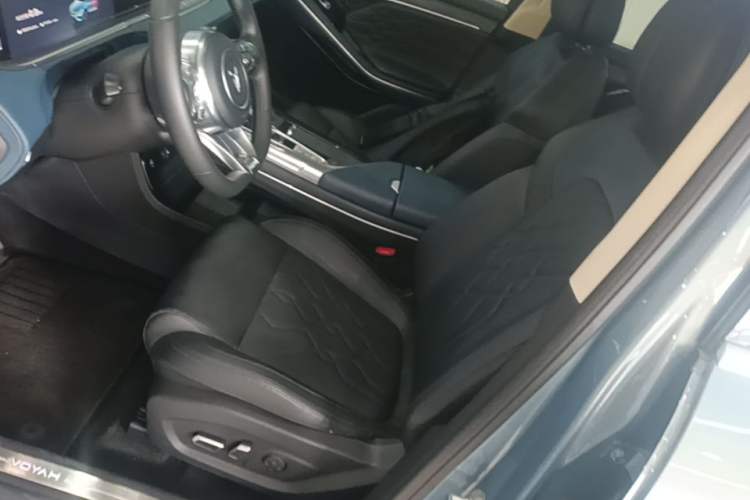 Used VOYAH FREE 2021 Four-Wheel Drive Standard Range-Extended Exclusive Luxury Package Left Front Seat
