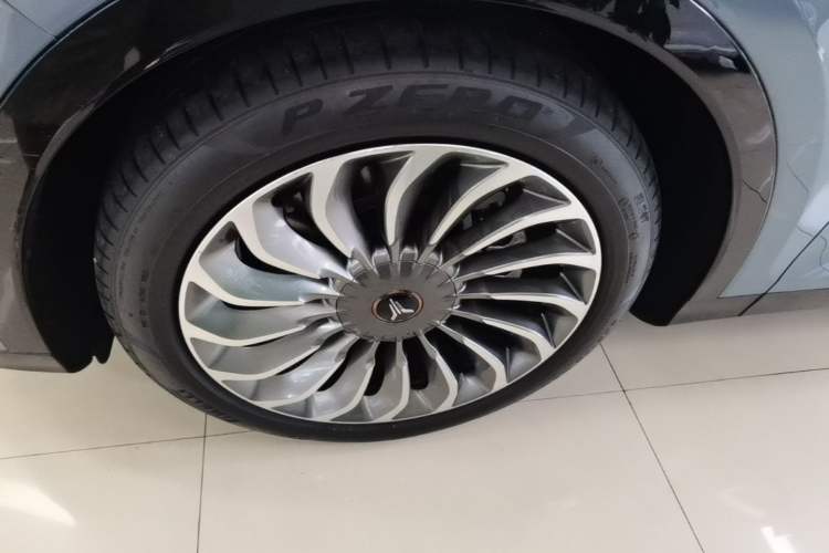 Used VOYAH FREE 2021 Four-Wheel Drive Standard All-Electric Exclusive Luxury Package Left Front Wheel Hub