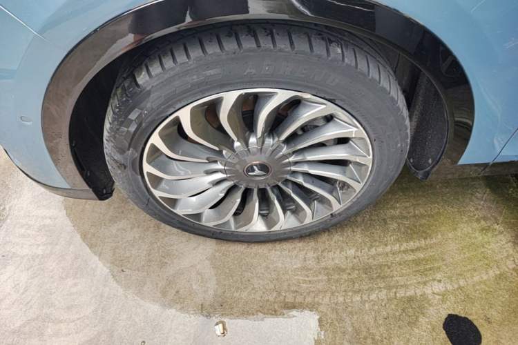 Used VOYAH FREE 2021 Four-Wheel Drive Standard Range-Extended Exclusive Luxury Package Left Front Wheel Hub