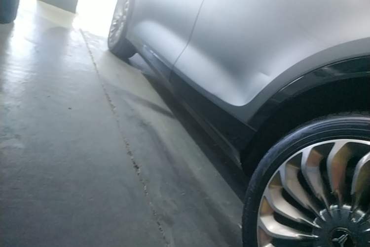 Used VOYAH FREE 2021 Four-Wheel Drive All-Electric First Edition Commemorative Edition Exclusive Luxury Package Left Side Sill