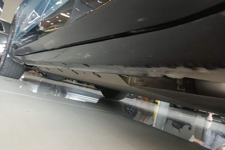 Used VOYAH FREE 2021 Four-Wheel Drive Standard Range-Extended Exclusive Luxury Package Left Side Sill