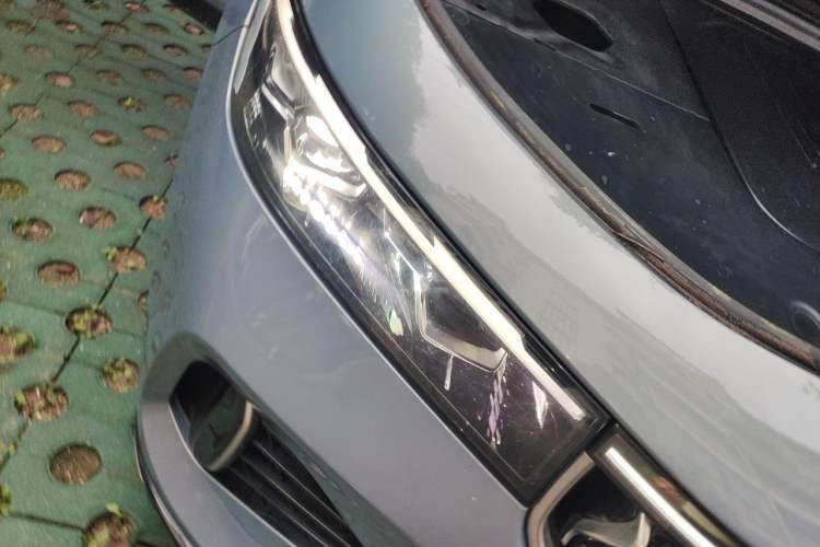 Used VOYAH FREE 2021 Two-Wheel Drive Standard Pure Electric Version Right Front Headlight
