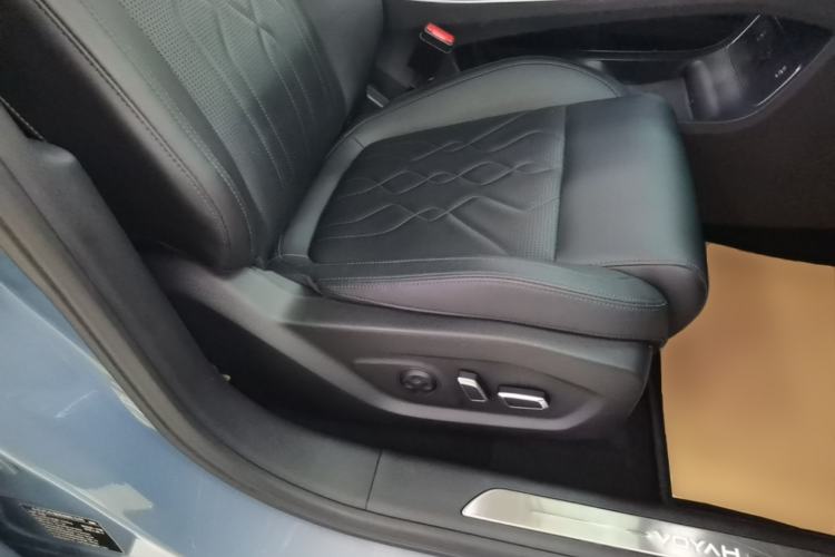 Used VOYAH FREE 2021 Four-Wheel Drive Standard All-Electric Exclusive Luxury Package Right Front Seat
