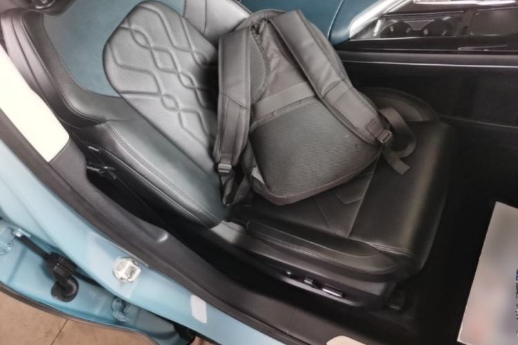 Used VOYAH FREE 2021 Four-Wheel Drive Standard Range-Extended Version Right Front Seat