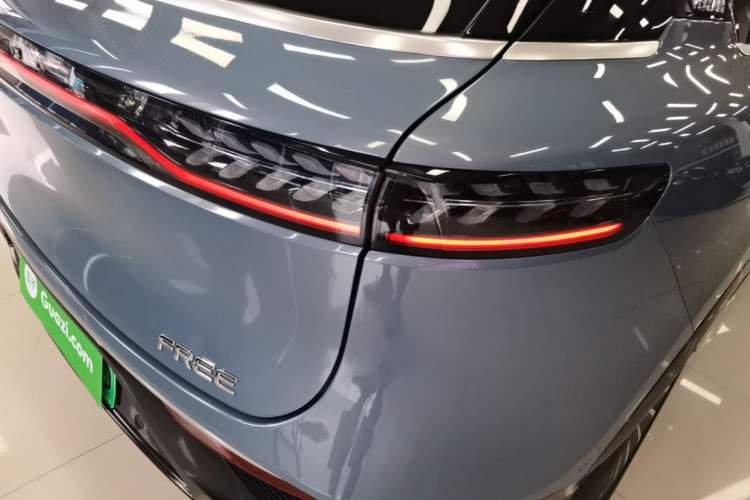 Used VOYAH FREE 2021 Four-Wheel Drive Standard All-Electric Exclusive Luxury Package Right Rear Taillight