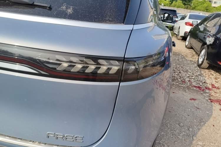 Used VOYAH FREE 2021 Four-Wheel Drive Standard Range-Extended Exclusive Luxury Package Right Rear Taillight