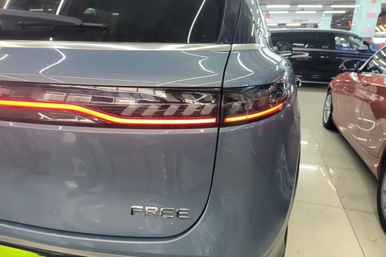 Used VOYAH FREE 2021 Four-Wheel Drive Standard Range-Extended Exclusive Luxury Package Right Rear Taillight