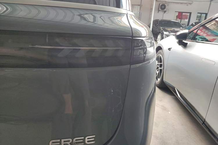 Used VOYAH FREE 2021 Four-Wheel Drive Standard Range-Extended Exclusive Luxury Package Right Rear Taillight