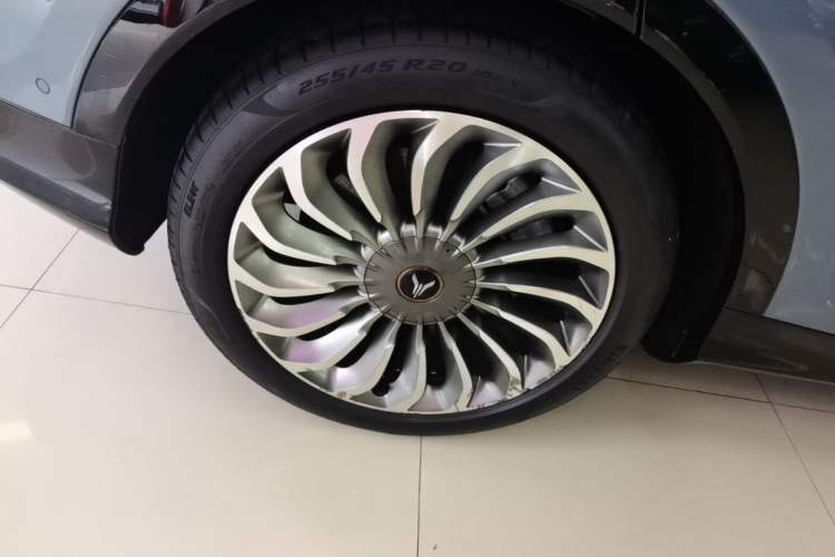 Used VOYAH FREE 2021 Four-Wheel Drive Standard All-Electric Exclusive Luxury Package Right Rear Wheel Hub