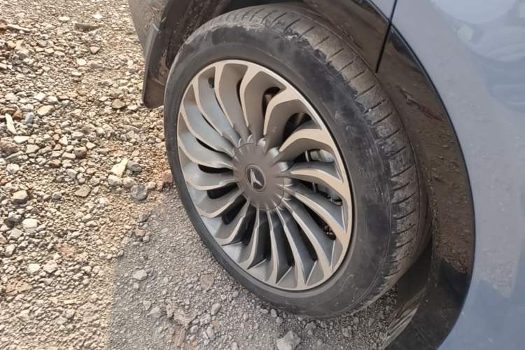 Used VOYAH FREE 2021 Four-Wheel Drive Standard Range-Extended Exclusive Luxury Package Right Rear Wheel Hub