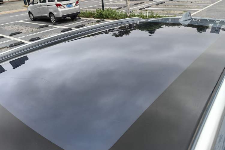 Used VOYAH FREE 2021 Four-Wheel Drive Standard Range-Extended Exclusive Luxury Package Roof