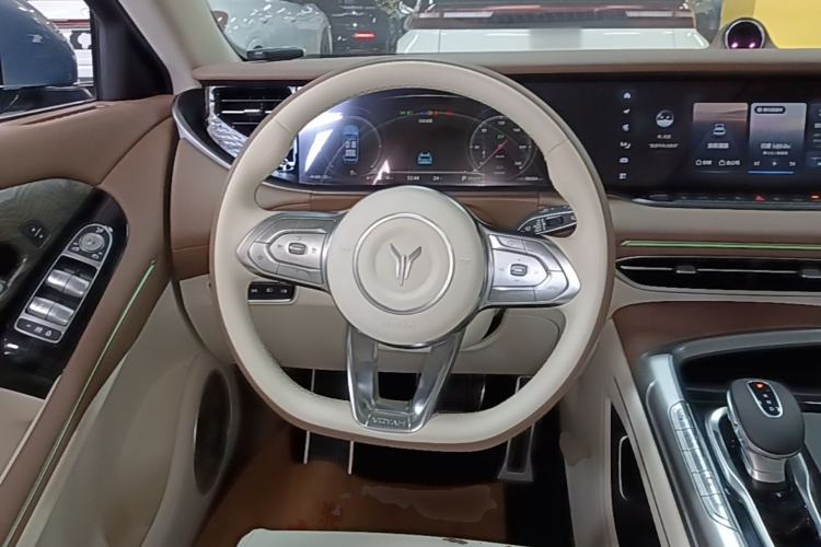 Used VOYAH FREE 2021 Four-Wheel Drive Standard Range-Extended Exclusive Luxury Package Steering Wheel