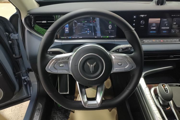 Used VOYAH FREE 2021 Four-Wheel Drive Standard Range-Extended Exclusive Luxury Package Steering Wheel