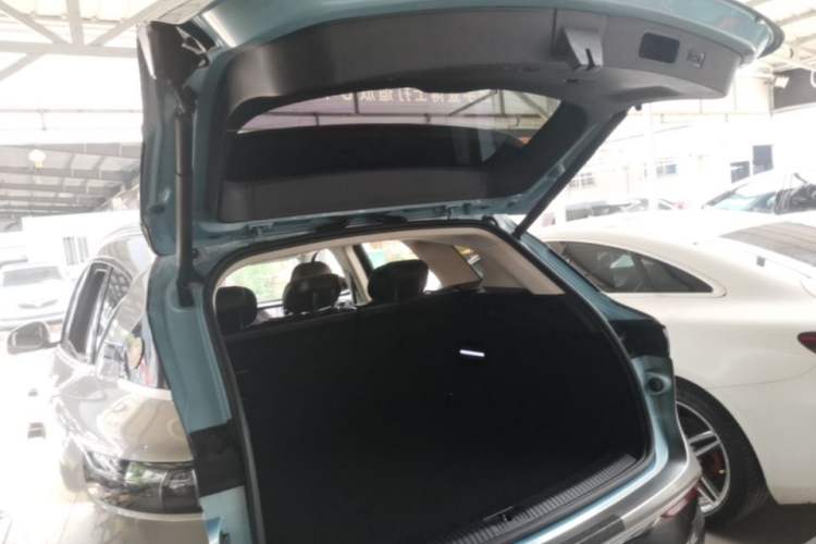 Used VOYAH FREE 2021 Four-Wheel Drive Standard Range-Extended Version Trunk