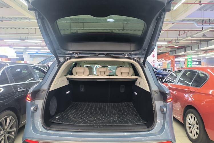 Used VOYAH FREE 2021 Four-Wheel Drive Standard Range-Extended Exclusive Luxury Package Trunk