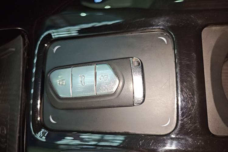 Used VOYAH FREE 2021 Four-Wheel Drive Standard All-Electric Exclusive Luxury Package Vehicle Key