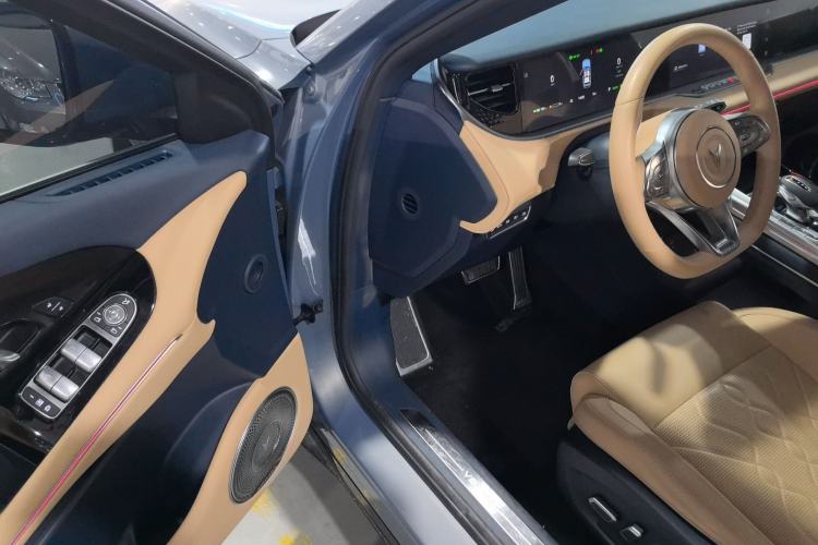 Used VOYAH FREE 2021 Four-Wheel Drive Standard Range-Extended Exclusive Luxury Package Driver Seat