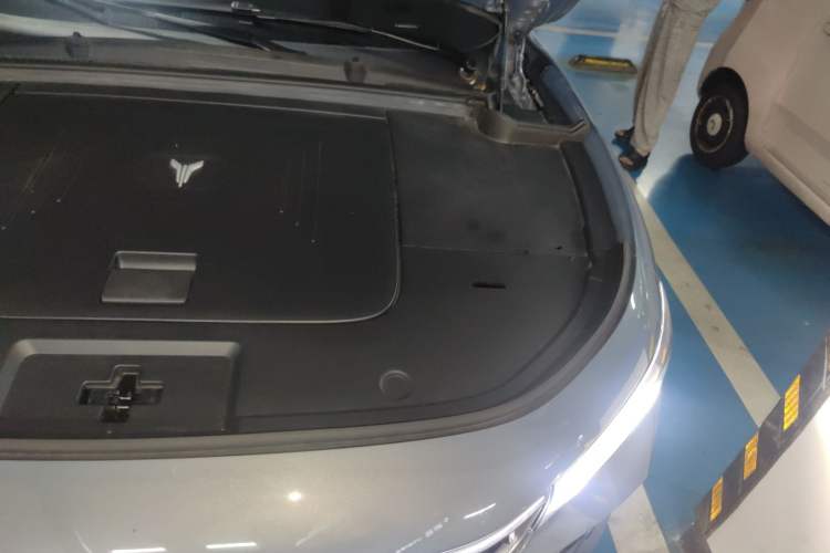 Used VOYAH FREE 2021 Two-Wheel Drive Standard Pure Electric City Edition Engine Bay Left