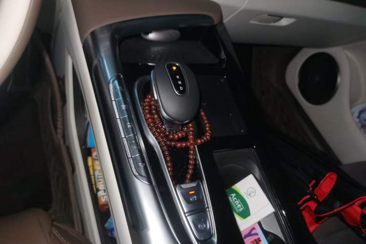 Used VOYAH FREE 2021 Four-Wheel Drive Standard Range-Extended Exclusive Luxury Package Gear Lever