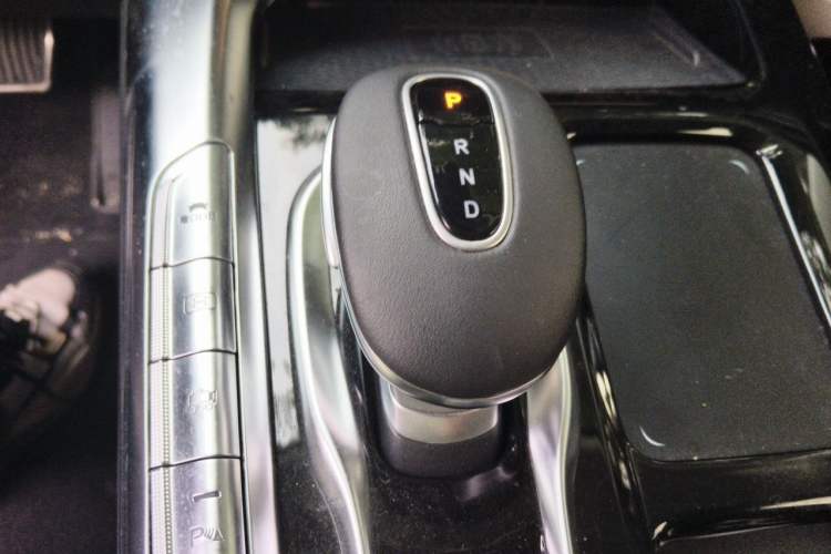 Used VOYAH FREE 2021 Four-Wheel Drive Standard Range-Extended Exclusive Luxury Package Gear Lever