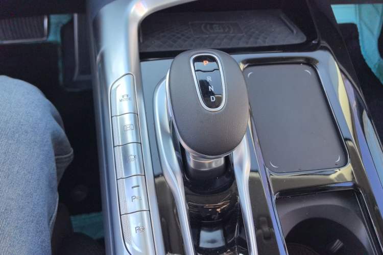 Used VOYAH FREE 2021 Four-Wheel Drive All-Electric First Edition Commemorative Edition Exclusive Luxury Package Gear Lever