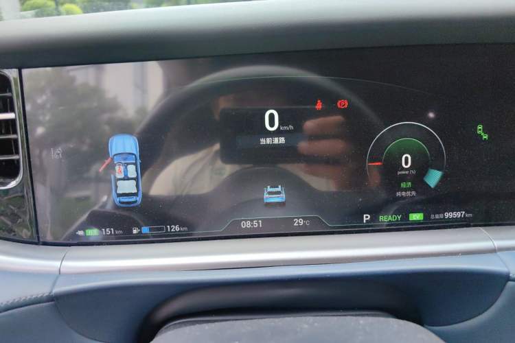 Used VOYAH FREE 2021 Four-Wheel Drive Standard Range-Extended Version Instrument Cluster