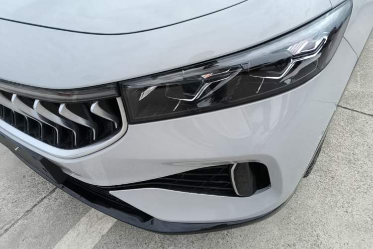 Used VOYAH FREE 2021 Four-Wheel Drive Standard Range-Extended Exclusive Luxury Package Left Front Headlight