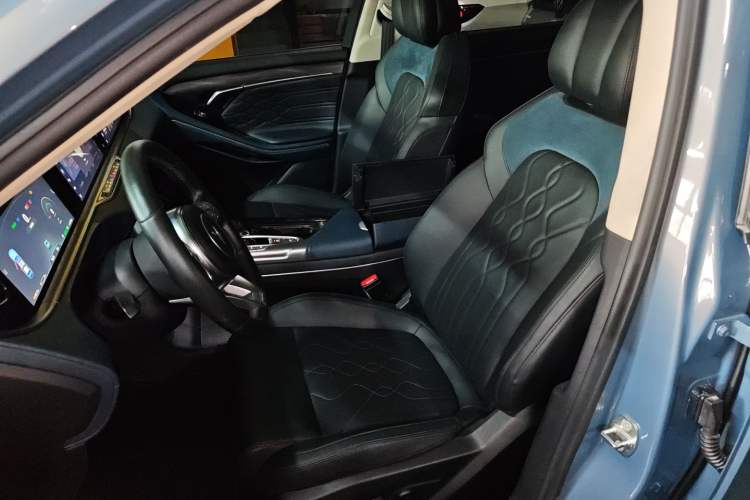 Used VOYAH FREE 2021 Four-Wheel Drive Standard Range-Extended Exclusive Luxury Package Left Front Seat
