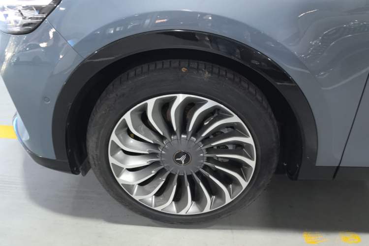 Used VOYAH FREE 2021 Four-Wheel Drive Standard Range-Extended Exclusive Luxury Package Left Front Wheel Hub
