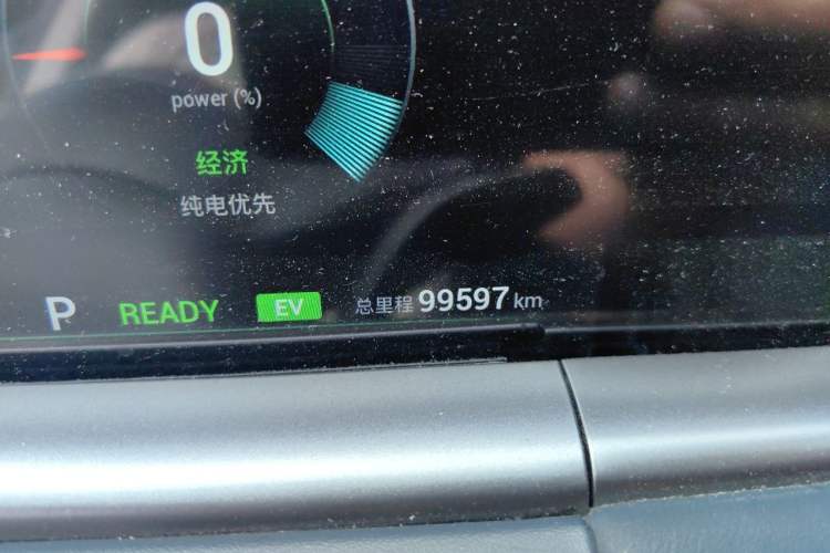 Used VOYAH FREE 2021 Four-Wheel Drive Standard Range-Extended Version Odometer Close Up