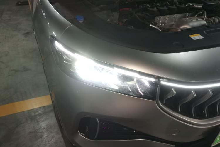 Used VOYAH FREE 2021 Four-Wheel Drive Standard Range-Extended Exclusive Luxury Package Right Front Headlight