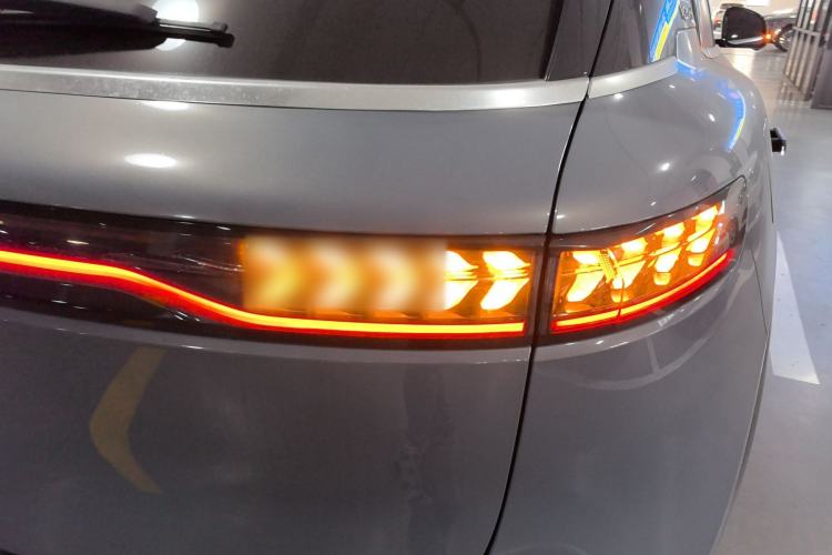 Used VOYAH FREE 2021 Four-Wheel Drive Standard Range-Extended Exclusive Luxury Package Right Rear Taillight