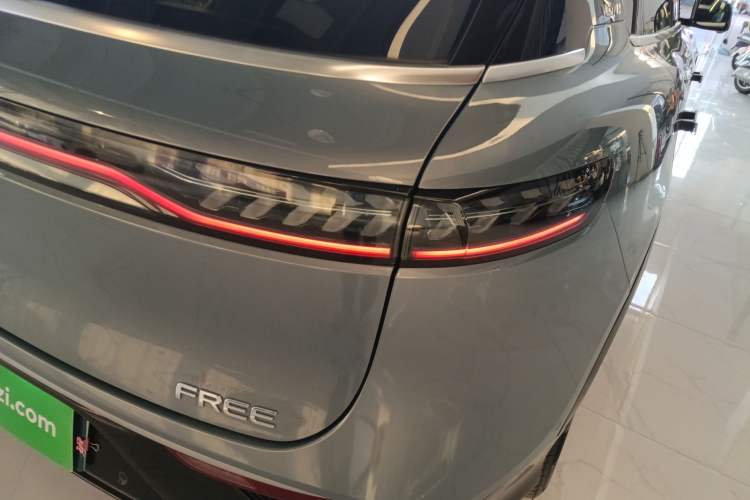 Used VOYAH FREE 2021 Four-Wheel Drive Standard All-Electric Exclusive Luxury Package Right Rear Taillight