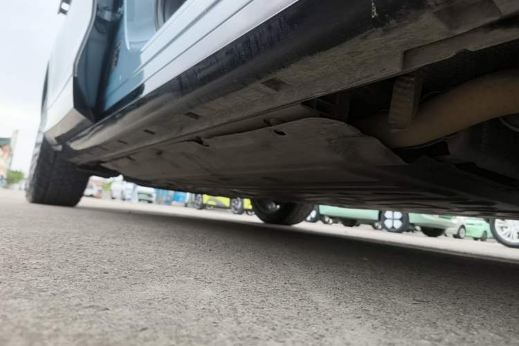 Used VOYAH FREE 2021 Four-Wheel Drive Standard Range-Extended Exclusive Luxury Package Right Side Sill