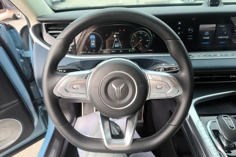 Used VOYAH FREE 2021 Four-Wheel Drive Standard Range-Extended Exclusive Luxury Package Steering Wheel