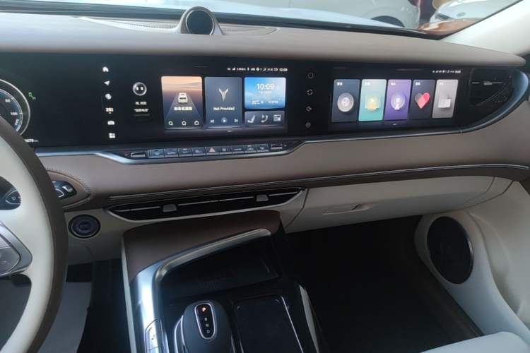 Used VOYAH FREE 2021 Four-Wheel Drive Standard Range-Extended Exclusive Luxury Package Audio And AC Panel