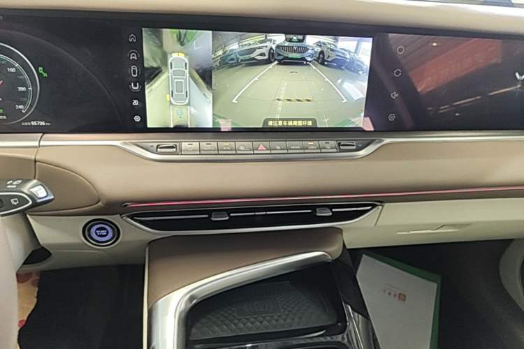 Used VOYAH FREE 2021 Four-Wheel Drive Standard Range-Extended Exclusive Luxury Package Audio And AC Panel