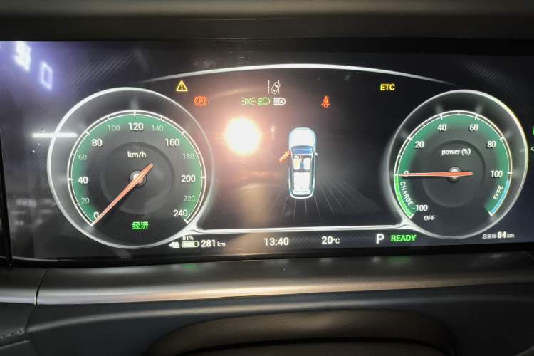 Used VOYAH FREE 2021 Two-Wheel Drive Standard Pure Electric City Edition Instrument Cluster