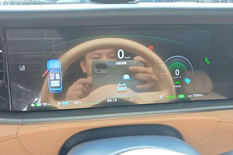 Used VOYAH FREE 2021 Four-Wheel Drive Standard Range-Extended Exclusive Luxury Package Instrument Cluster