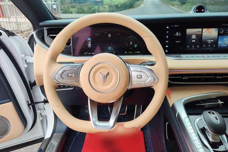 Used VOYAH FREE 2021 Two-Wheel Drive Standard Pure Electric City Edition Interior 5