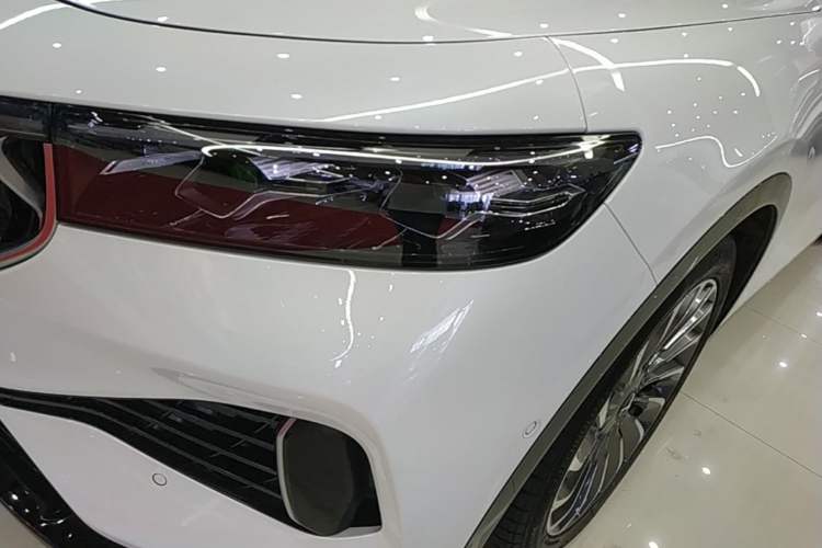Used VOYAH FREE 2021 Four-Wheel Drive Standard Range-Extended Exclusive Luxury Package Left Front Headlight